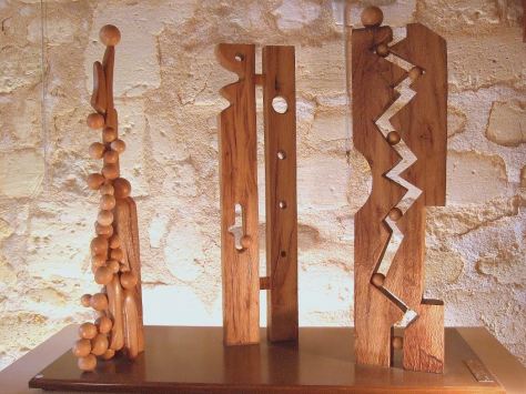 Michel Naslot  Les Parques, 2009, bois de chêne, 75x100x40cm, 17kg, 3000€